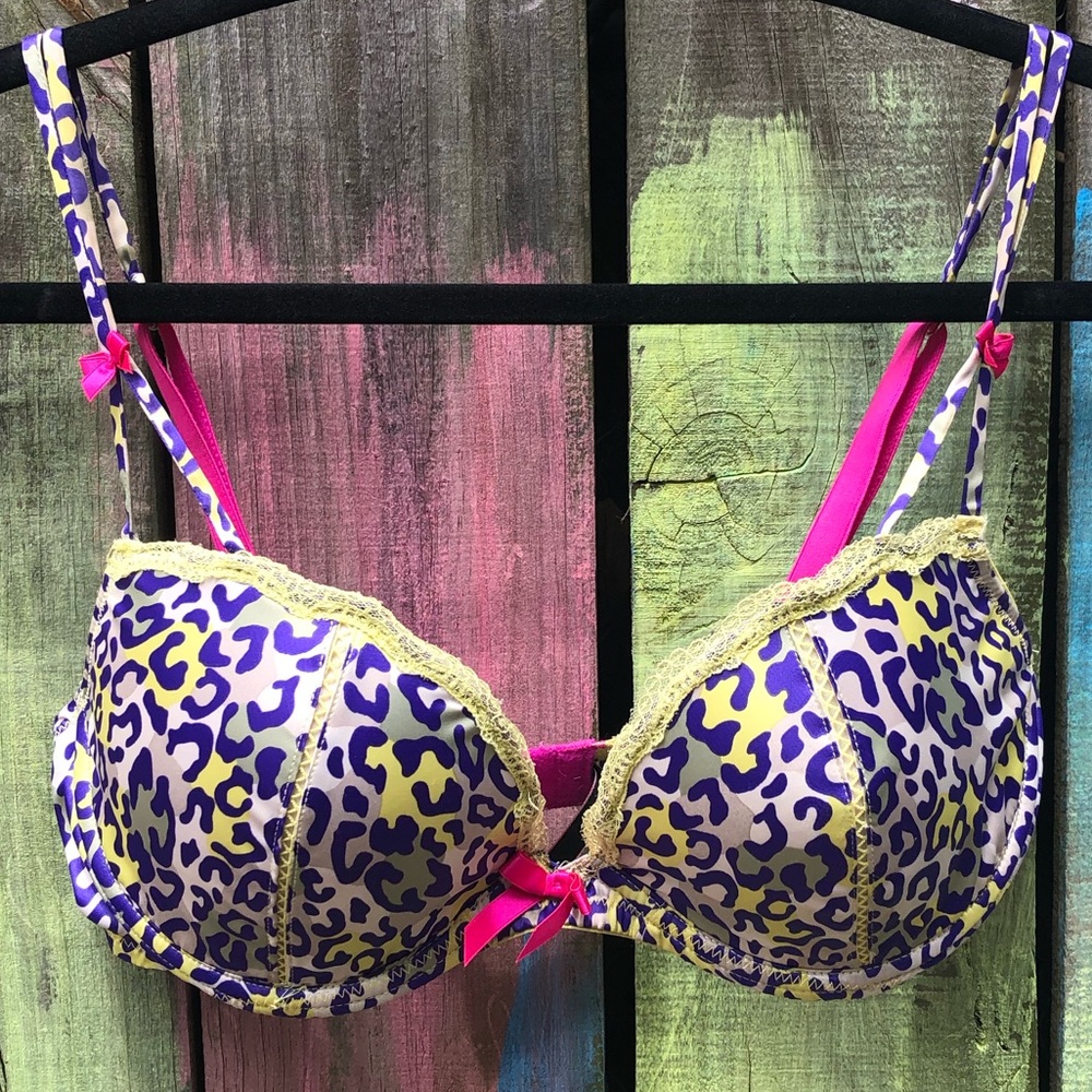 Victoria’s Secret Neon Leopard Print 34D Bra